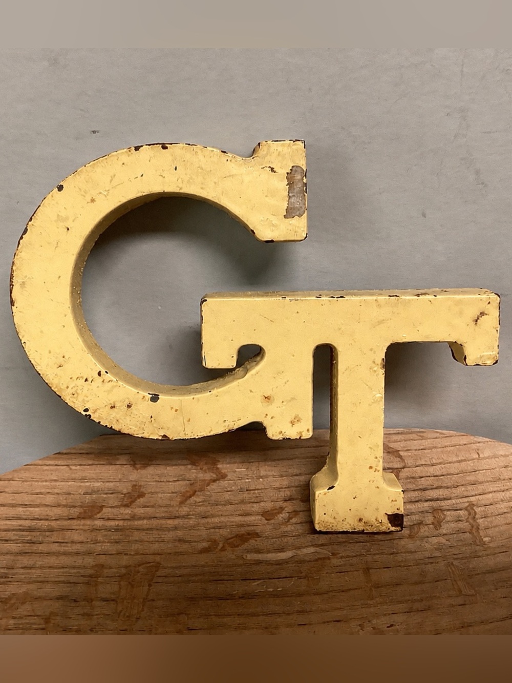 🟡 Vintage - Georgia Tech - Heavy Iron Crafted Paperweight - Emblem - Rare